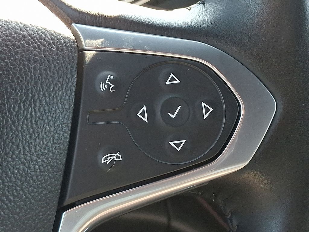 used 2022 Chevrolet Traverse car, priced at $27,895