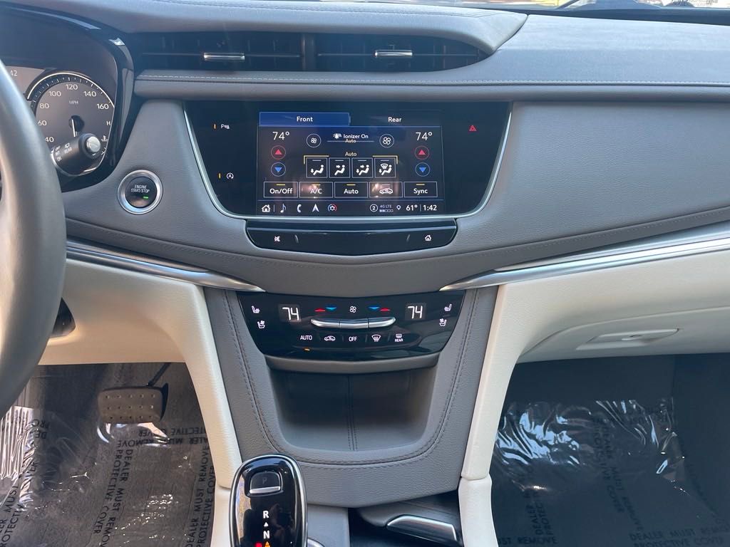 used 2023 Cadillac XT5 car, priced at $37,500