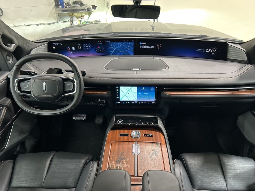 new 2025 Lincoln Navigator L car, priced at $122,545