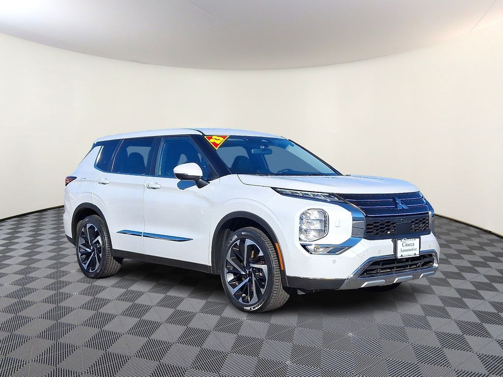 used 2023 Mitsubishi Outlander car, priced at $23,113