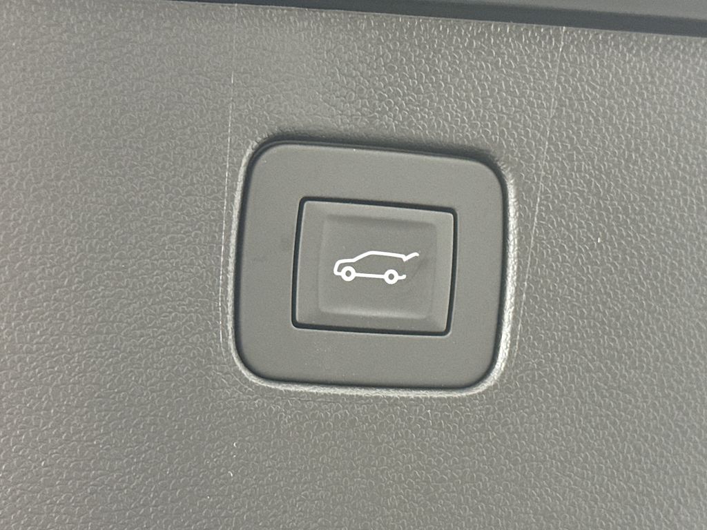 new 2025 Buick Envista car, priced at $31,085