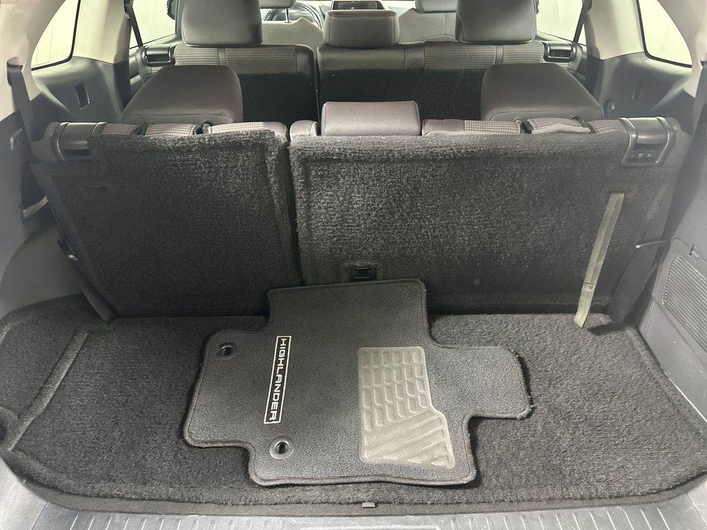 used 2023 Toyota Highlander car, priced at $33,697