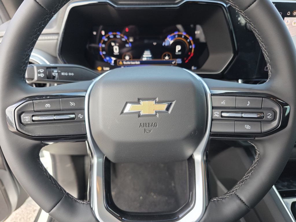 new 2025 Chevrolet Colorado car, priced at $30,400