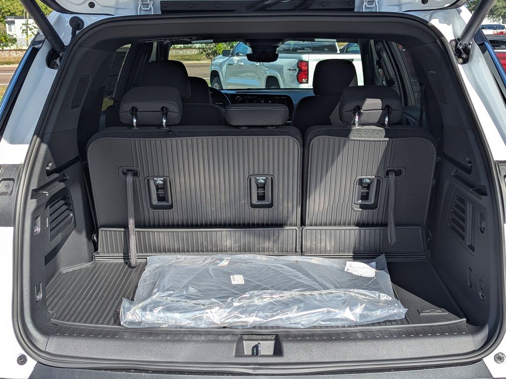 new 2026 Chevrolet Traverse car, priced at $41,845