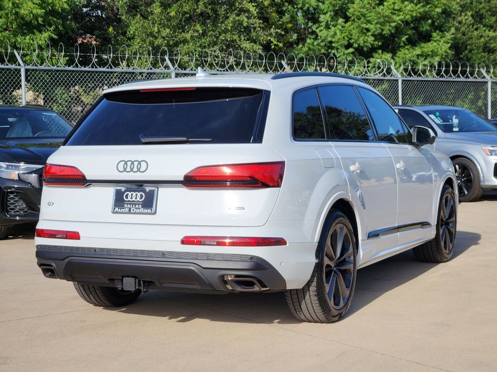 new 2025 Audi Q7 car, priced at $77,450