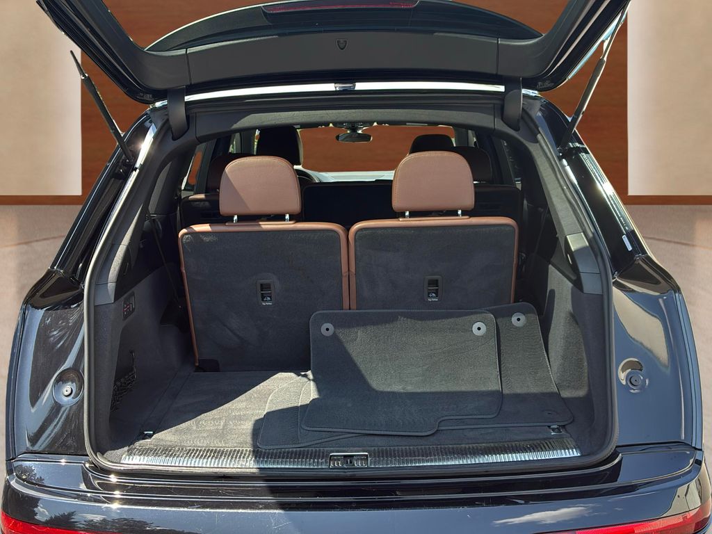 used 2019 Audi Q7 car, priced at $21,900