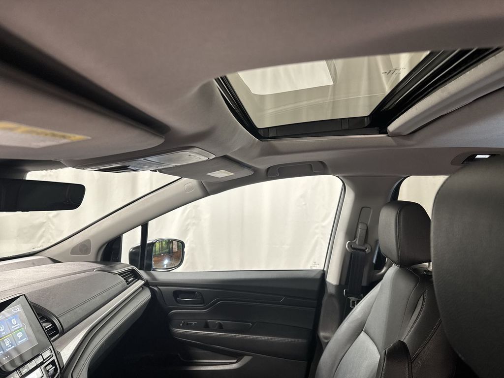 used 2023 Honda Odyssey car, priced at $34,304