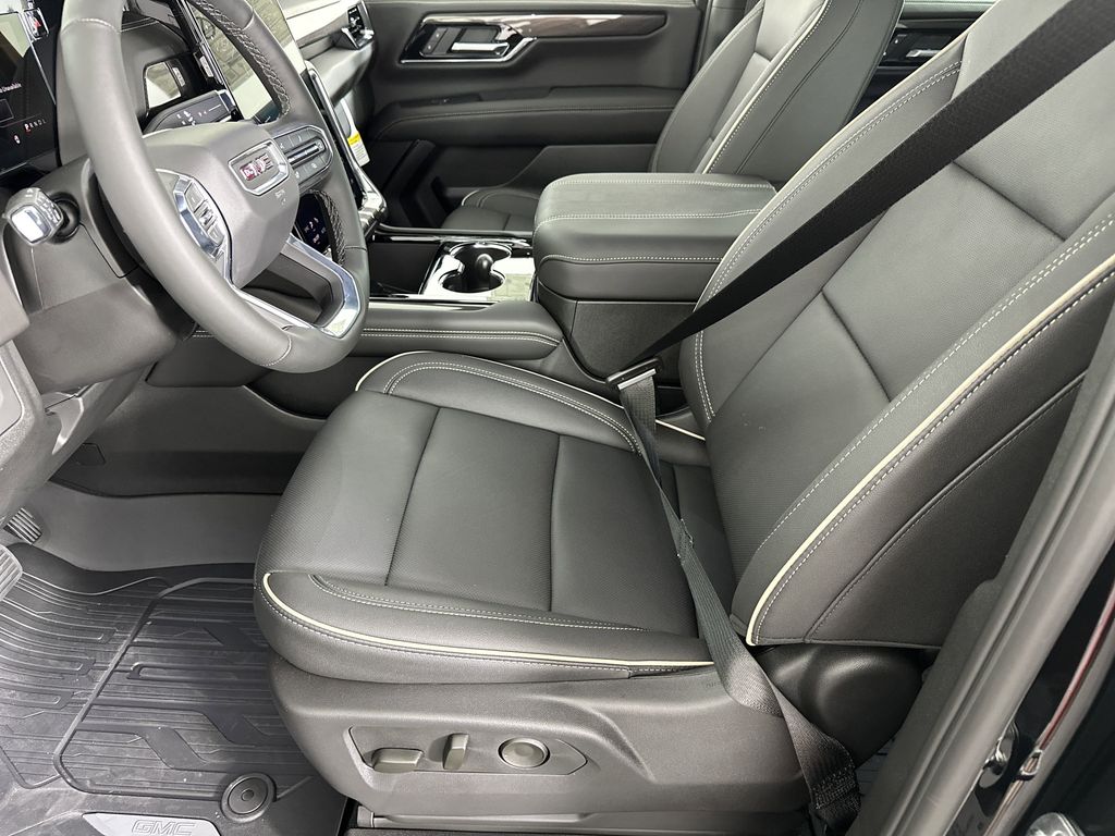 new 2025 GMC Yukon car, priced at $73,909