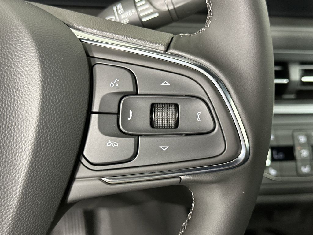 new 2025 Buick Envista car, priced at $25,187
