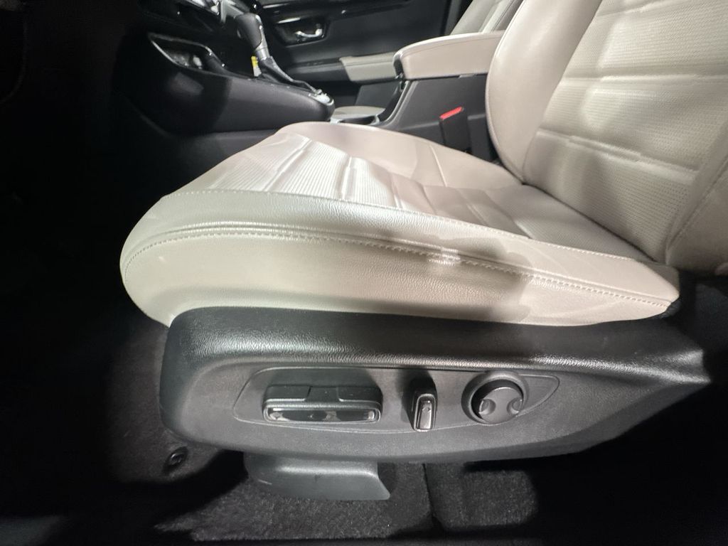 used 2025 Honda CR-V car, priced at $34,525