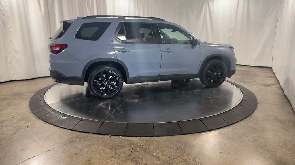 new 2025 Honda Pilot car, priced at $57,215