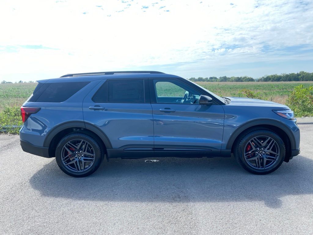 new 2025 Ford Explorer car