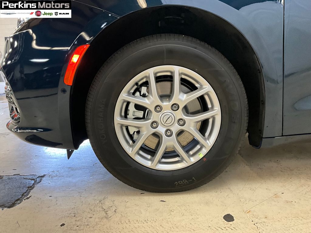 new 2025 Chrysler Pacifica car