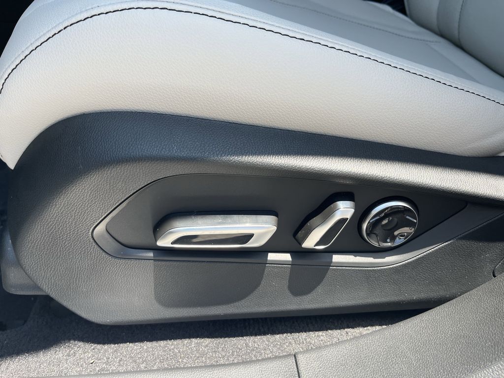 new 2025 Acura RDX car, priced at $46,650
