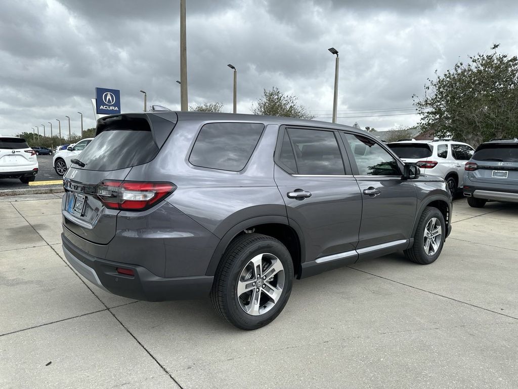 new 2025 Honda Pilot car, priced at $45,625