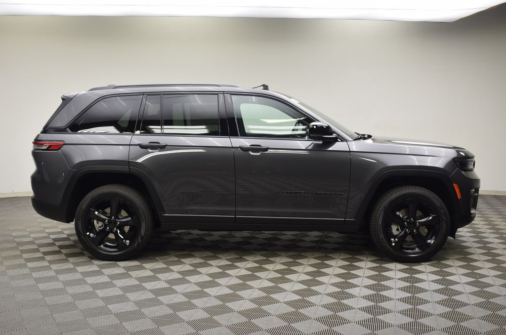 new 2025 Jeep Grand Cherokee car, priced at $51,480