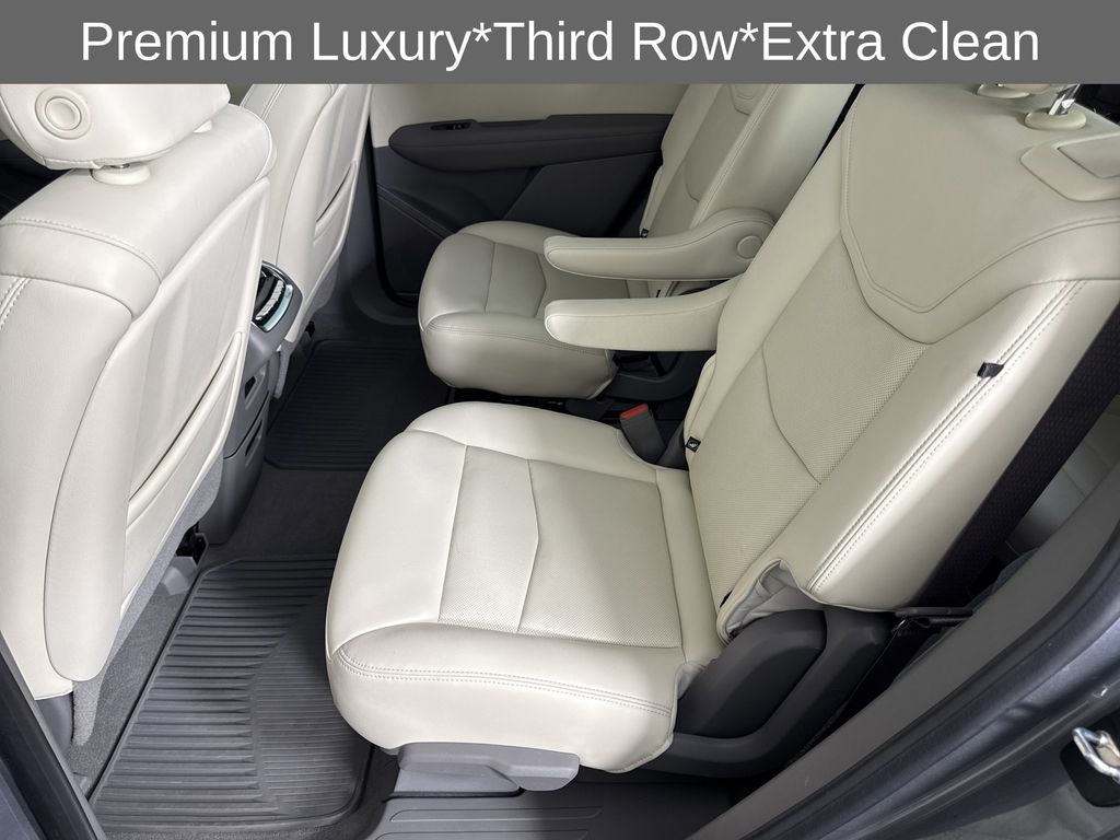 used 2022 Cadillac XT6 car, priced at $34,997