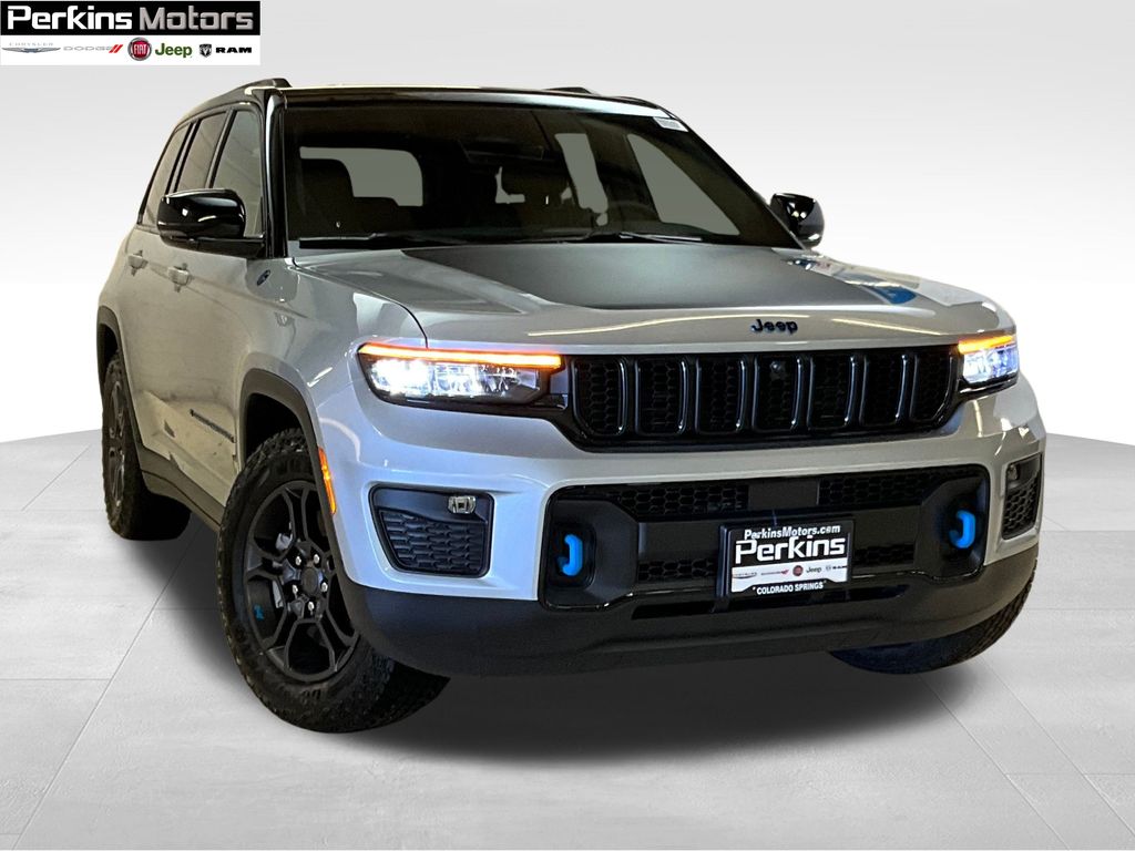new 2025 Jeep Grand Cherokee car, priced at $60,498