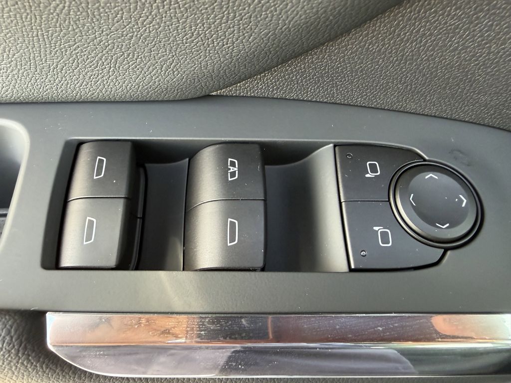 new 2026 Chevrolet Traverse car, priced at $38,480