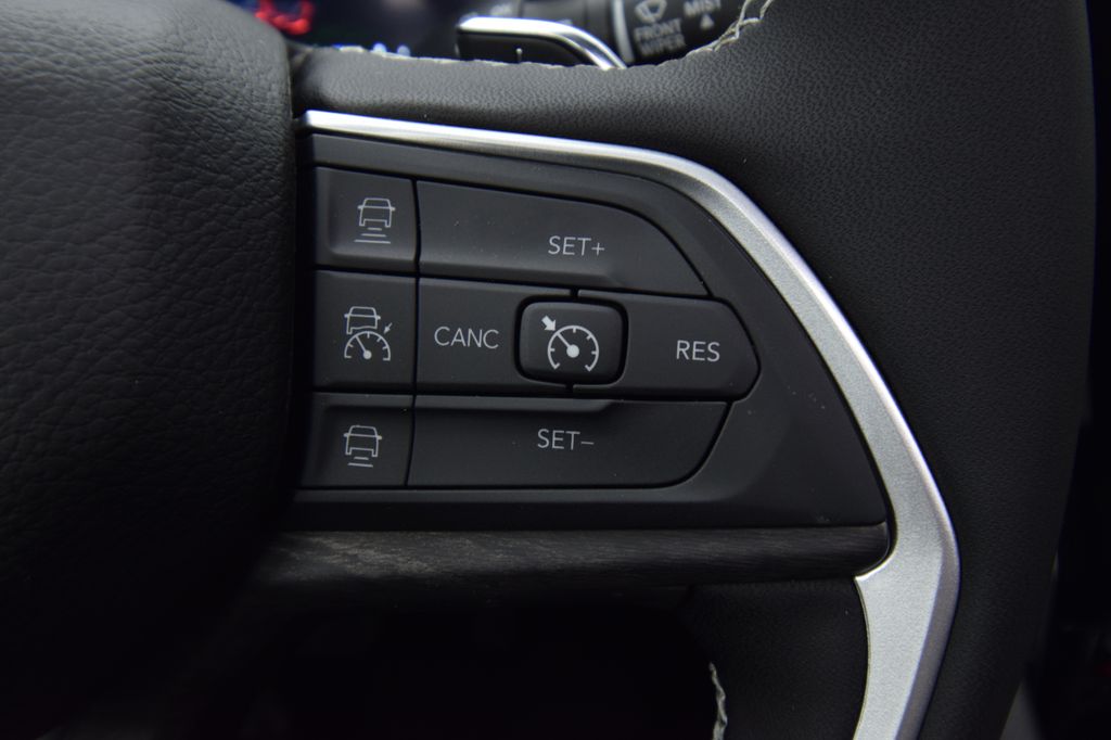 new 2025 Jeep Grand Cherokee car, priced at $52,304