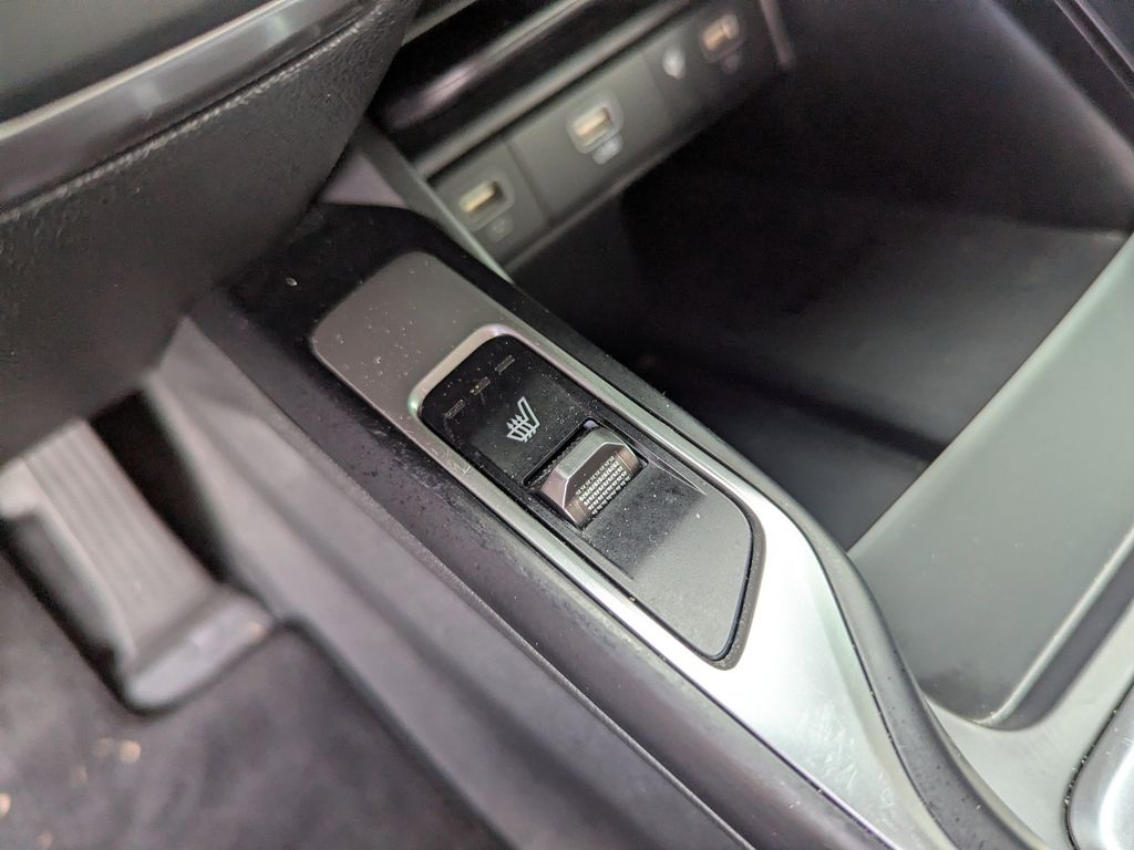 used 2023 Kia Sorento car, priced at $24,692