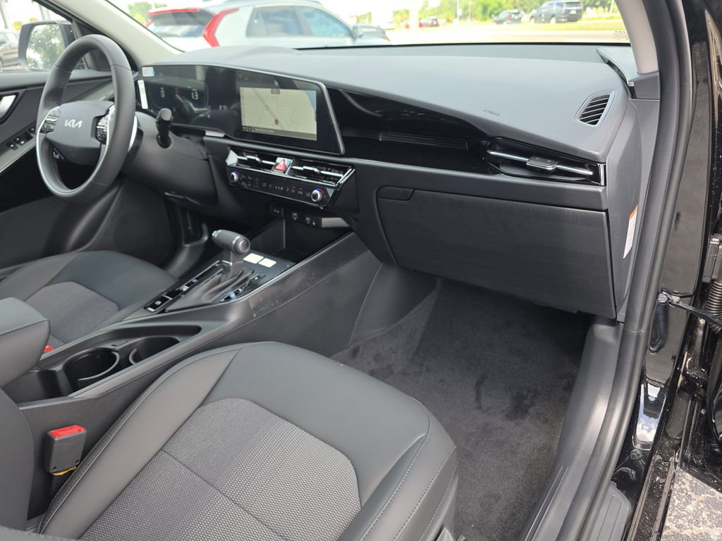 new 2025 Kia Niro car, priced at $30,220