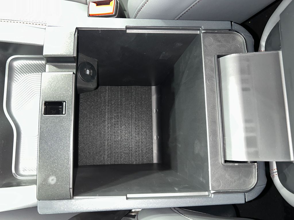 new 2025 Ford Explorer car, priced at $46,275