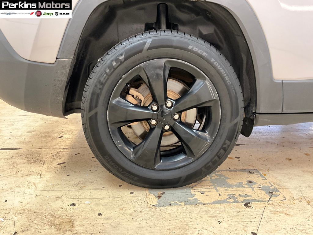 used 2018 Jeep Cherokee car, priced at $17,400