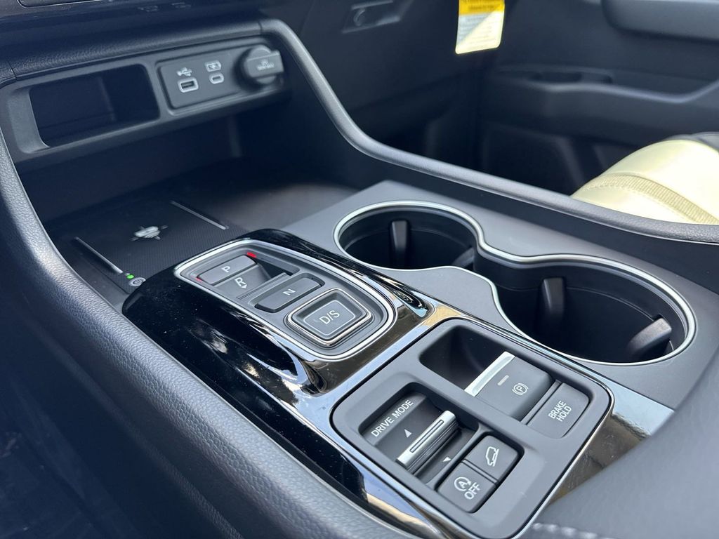 new 2025 Honda Pilot car, priced at $49,445