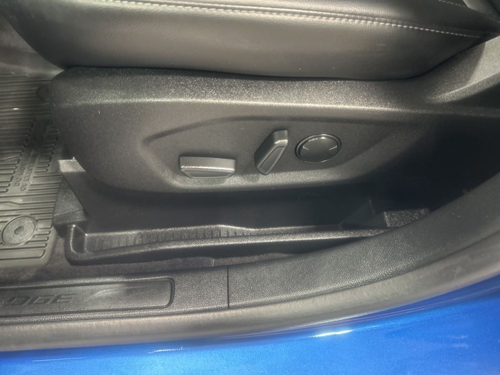 used 2023 Ford Edge car, priced at $29,956