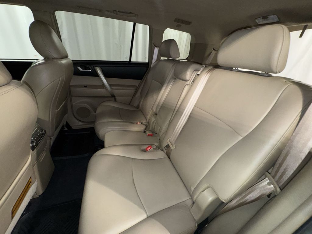 used 2013 Toyota Highlander car, priced at $14,992