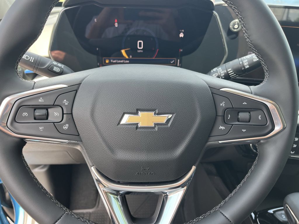 new 2025 Chevrolet Trax car, priced at $22,728