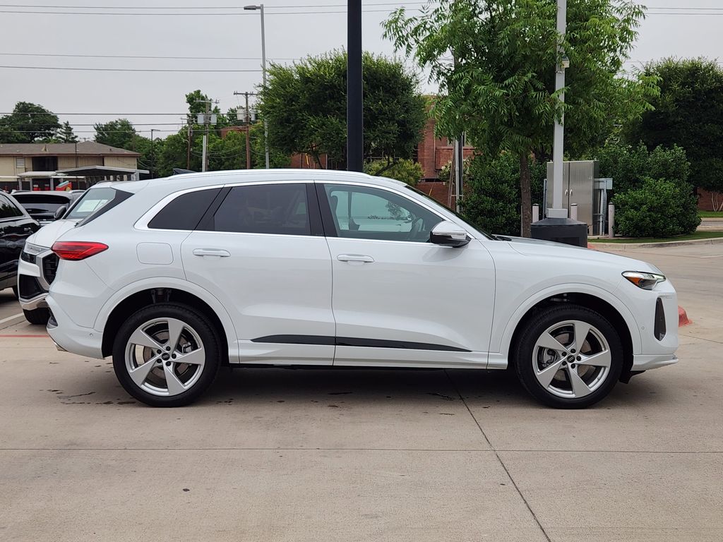 new 2025 Audi Q5 car, priced at $60,975