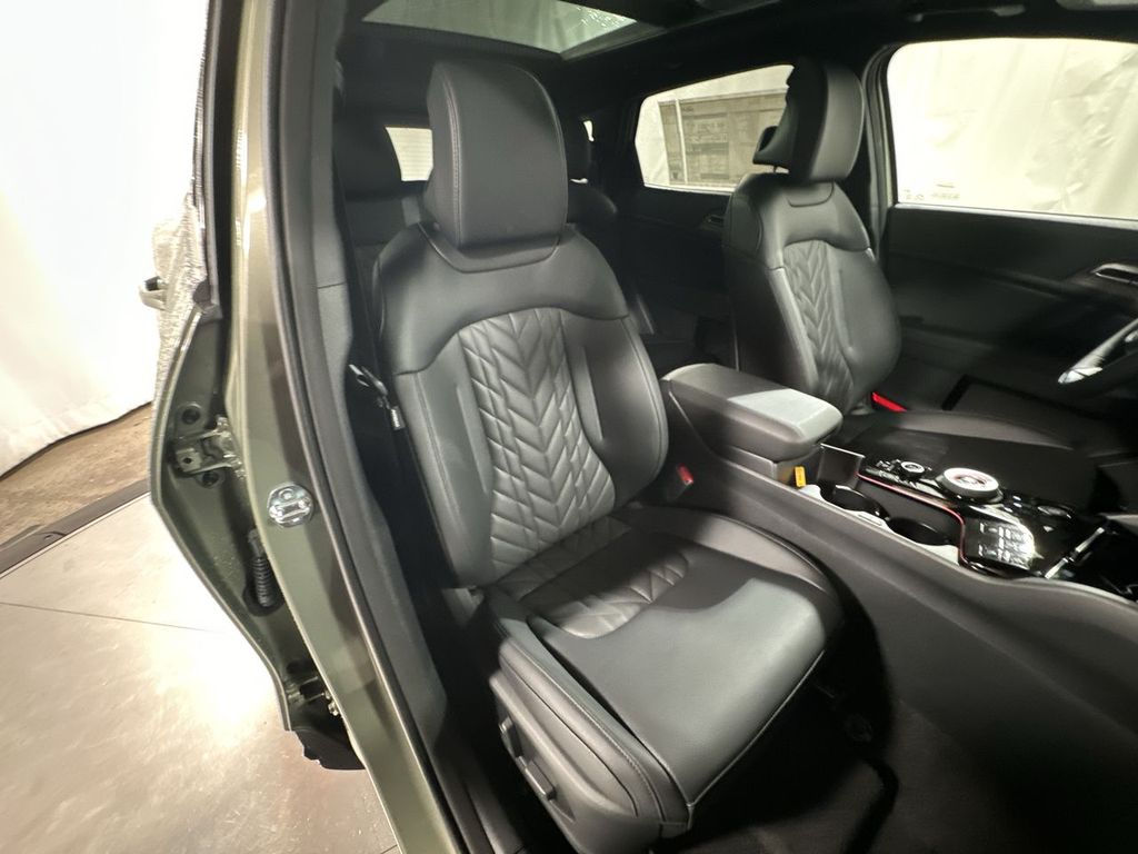new 2025 Kia Sportage Plug-In Hybrid car, priced at $45,506