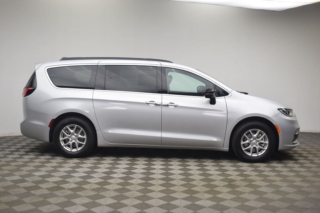 new 2026 Chrysler Pacifica car, priced at $42,839