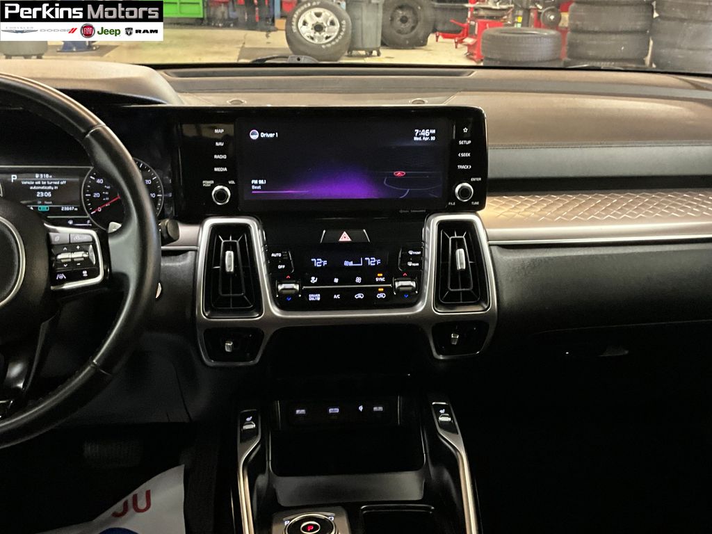 used 2022 Kia Sorento Hybrid car, priced at $31,476