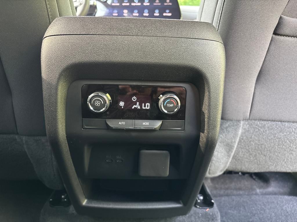 new 2025 Chevrolet Traverse car, priced at $44,695