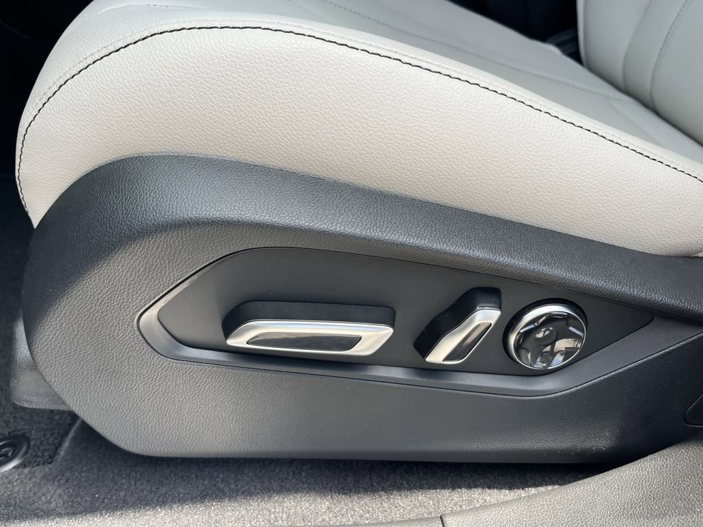 new 2025 Acura RDX car, priced at $46,050