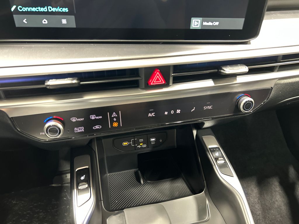 new 2025 Kia Sorento car, priced at $41,225