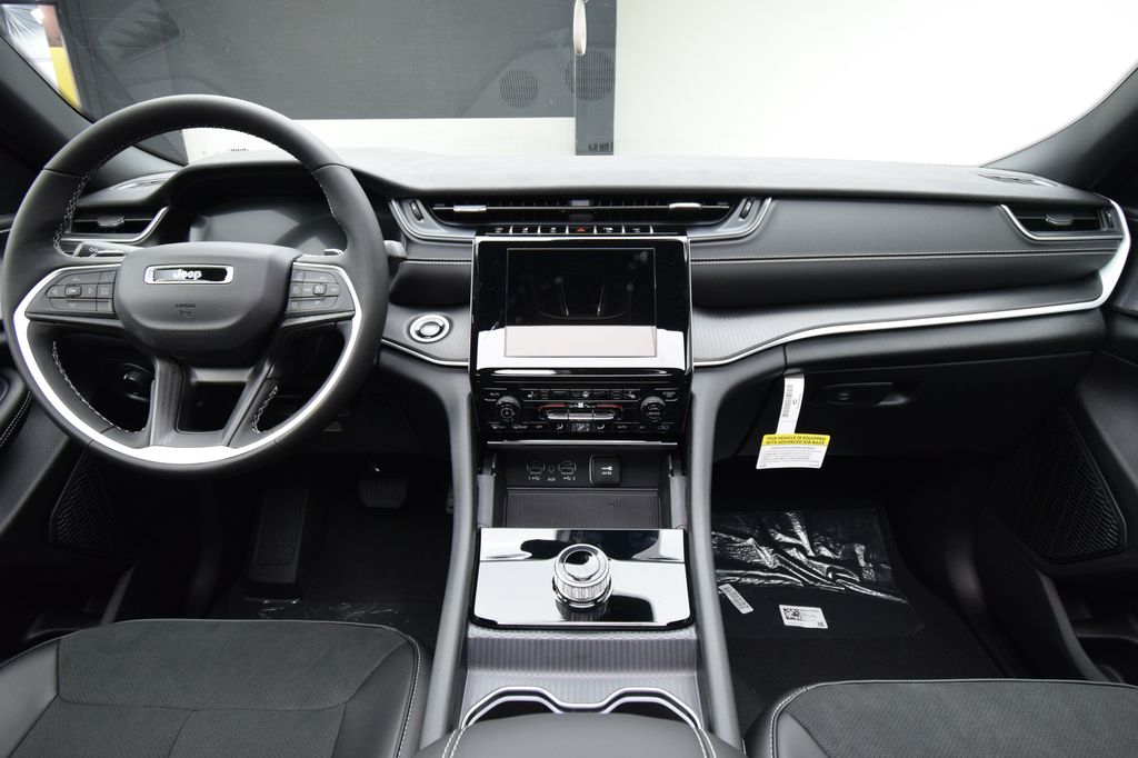 new 2025 Jeep Grand Cherokee L car, priced at $48,730
