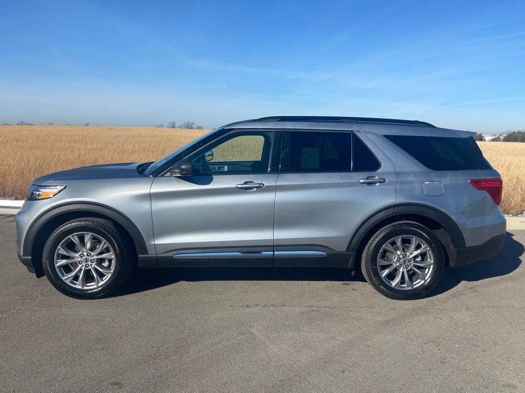 new 2024 Ford Explorer car, priced at $42,309