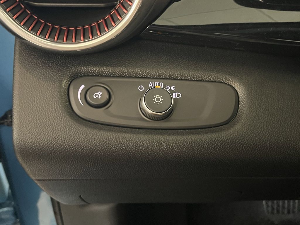 new 2025 Chevrolet Trax car, priced at $27,048