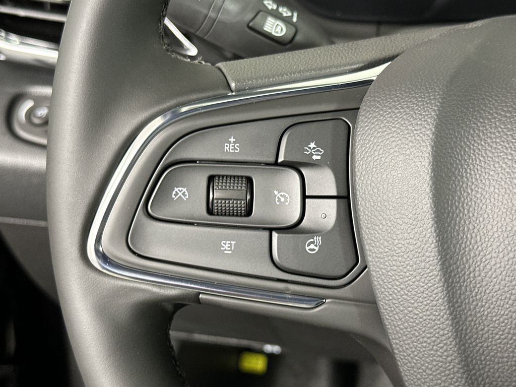 new 2025 Buick Envista car, priced at $29,869