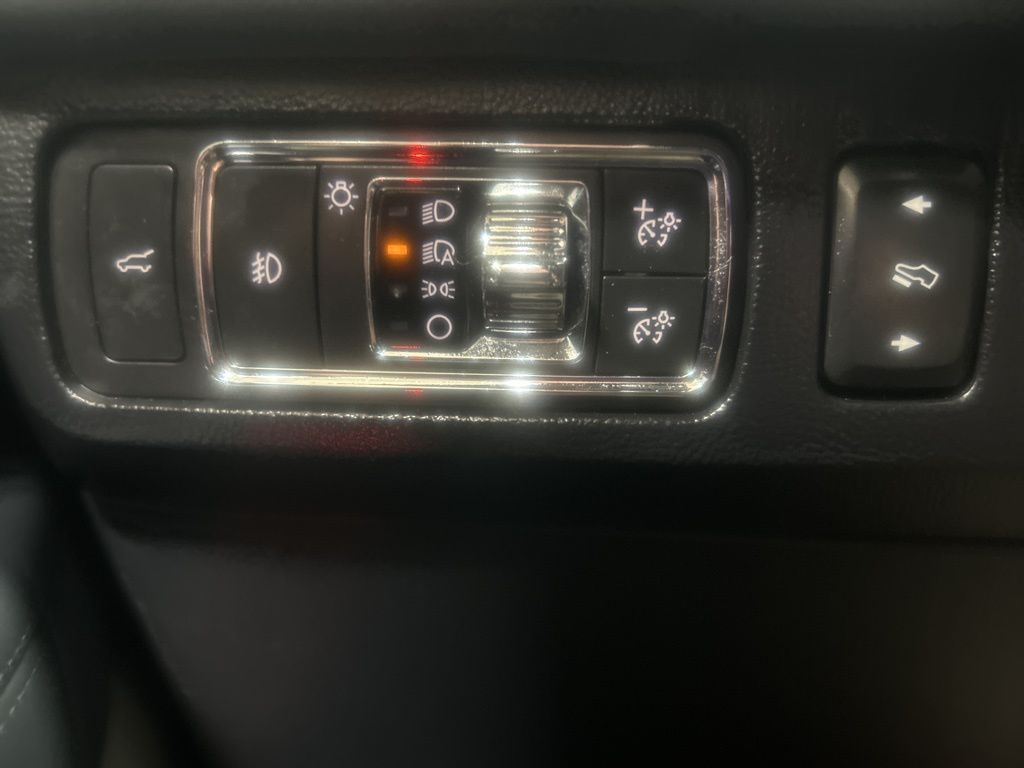 used 2022 Lincoln Navigator car, priced at $58,127