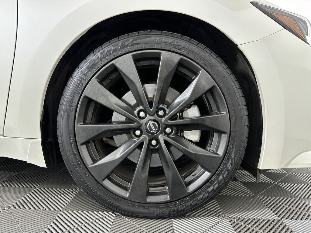 used 2023 Nissan Maxima car, priced at $30,834
