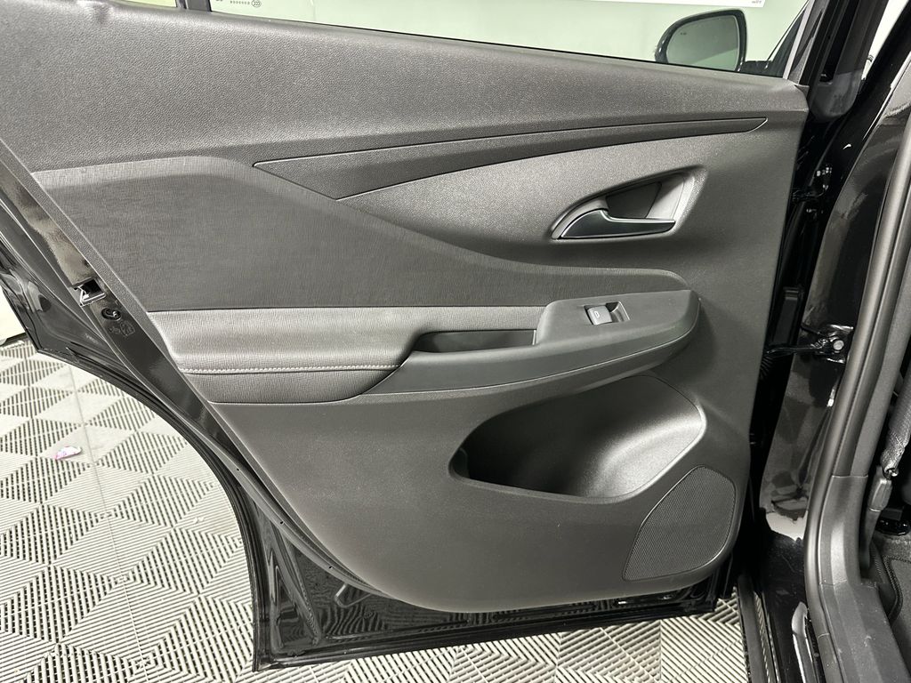 new 2025 Buick Envista car, priced at $31,085