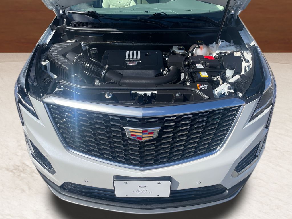 used 2022 Cadillac XT5 car, priced at $37,500