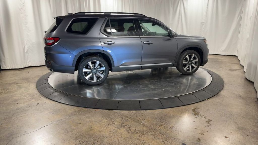 new 2025 Honda Pilot car, priced at $51,095