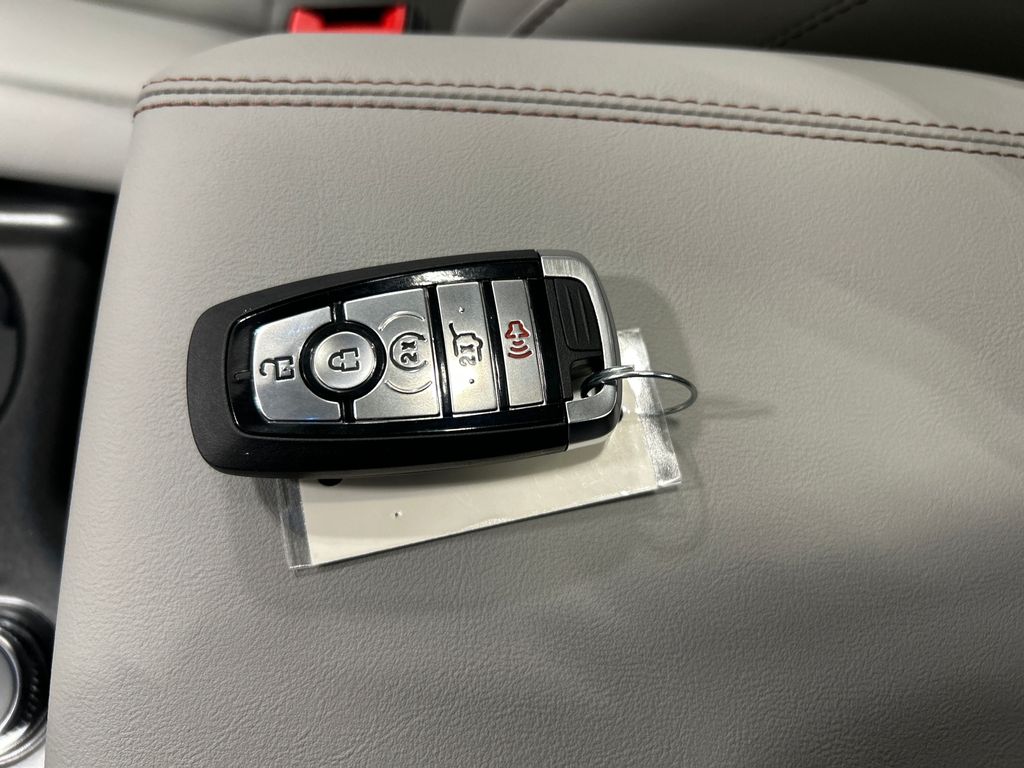 new 2025 Ford Explorer car, priced at $48,084