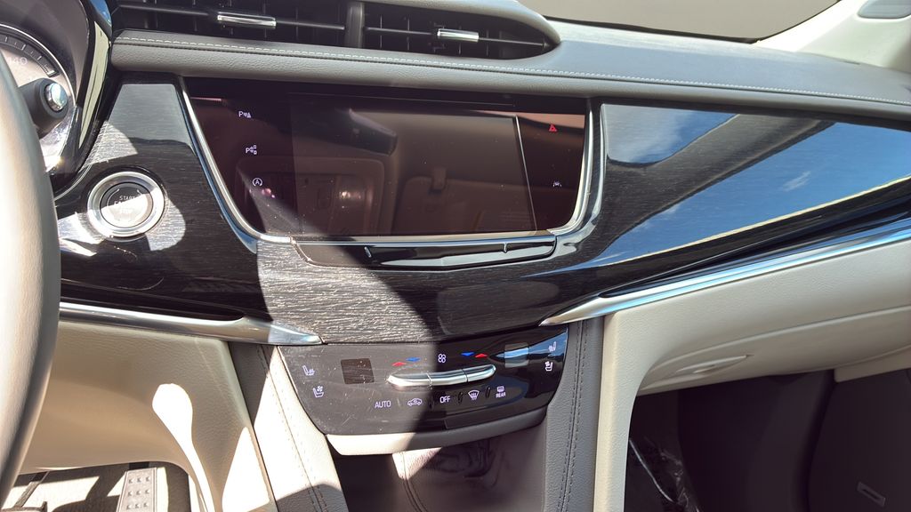 used 2023 Cadillac XT6 car, priced at $37,400